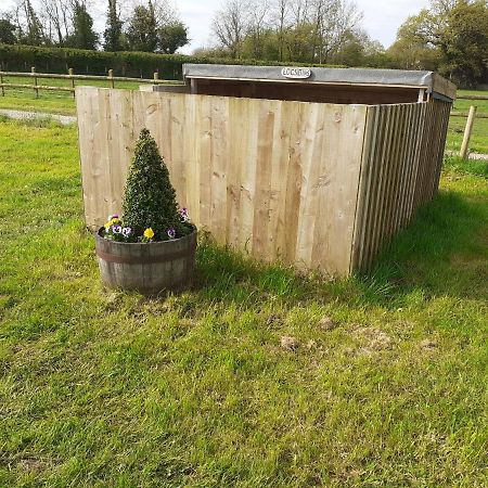 Glamping At The Retreat Wiltshire Is Rural Bliss Villa Chippenham  Eksteriør billede