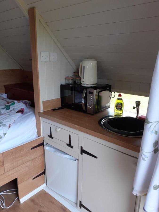 Glamping At The Retreat Wiltshire Is Rural Bliss Villa Chippenham  Eksteriør billede